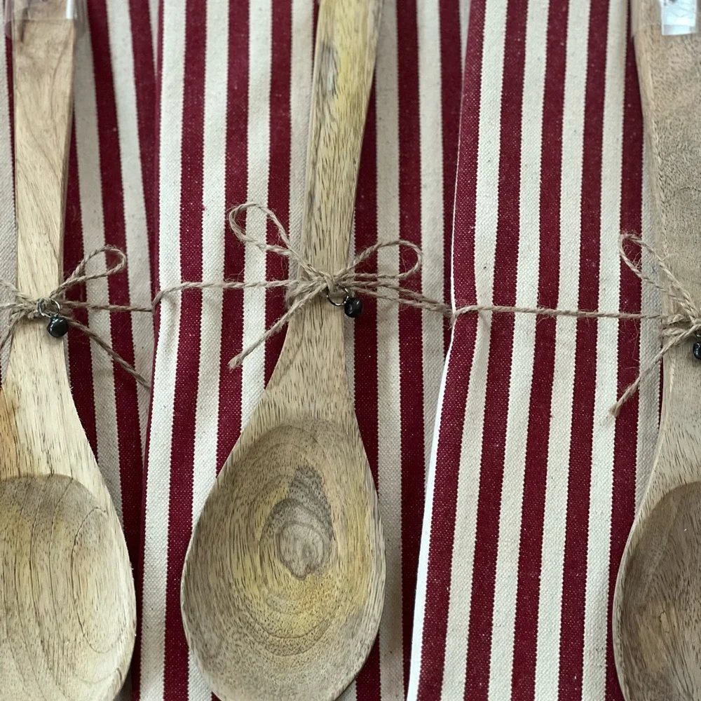Robert Stanley towel and wooden spoon gift set of (5)